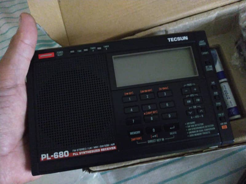 Tecsun Pl. 680 6