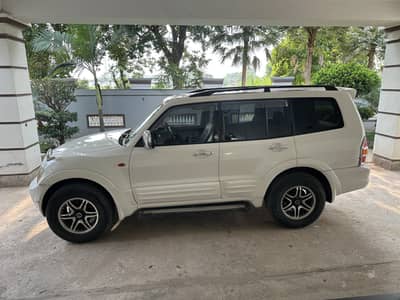 Mitsubishi Pajero 2000