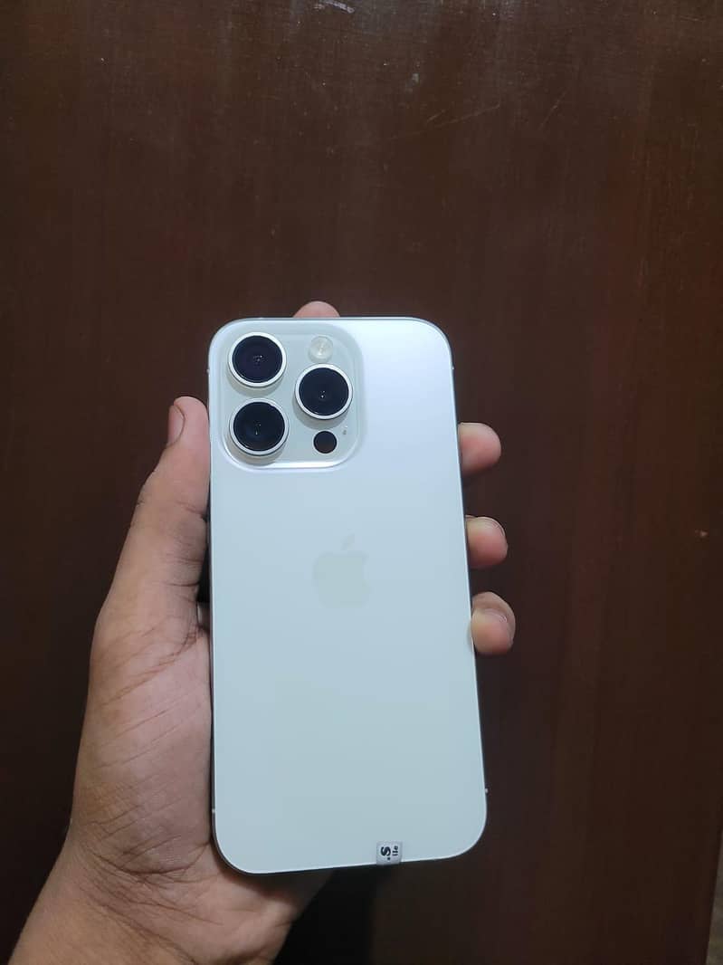 Apple iPhone 15 Pro 0