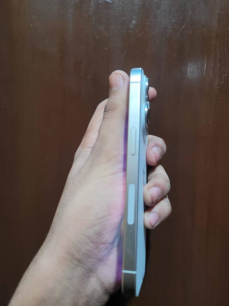 Apple iPhone 15 Pro 1