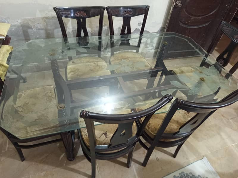 Dining table Excellent condition 0