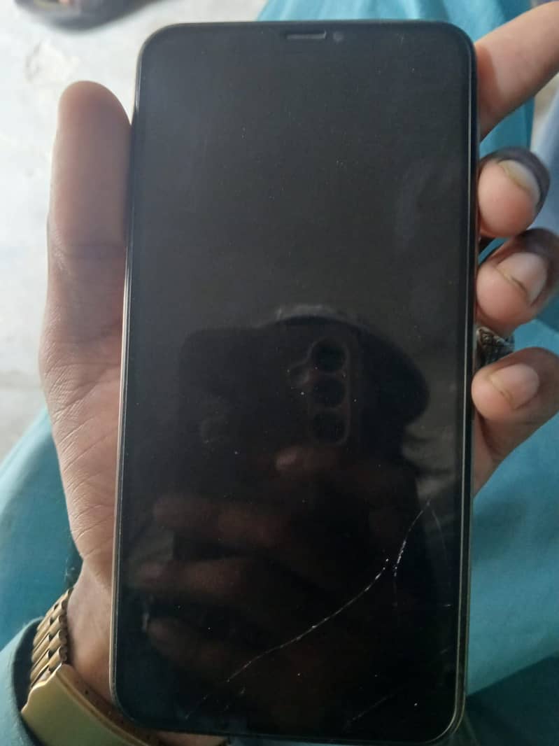 Apple iPhone XS Max 6
