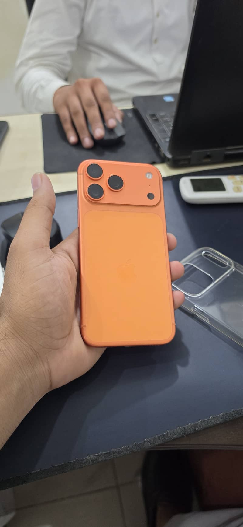 Apple iPhone 17 Pro Max 2