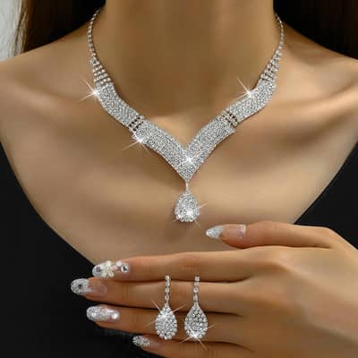 Sparkling V-Neck Necklace & Teardrop Earrings Set