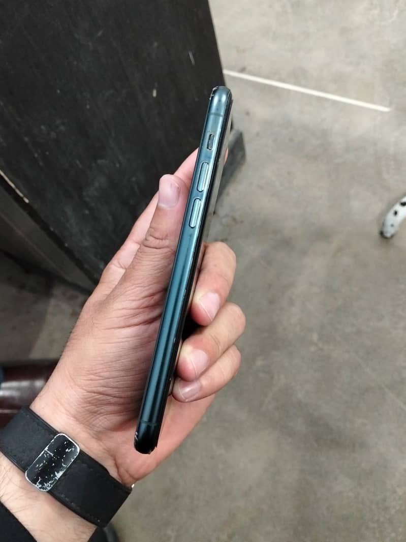 Apple iPhone 11 Pro 1