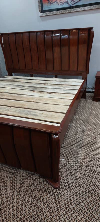 ghr ka furniture ha use nhi hwa new condition bed