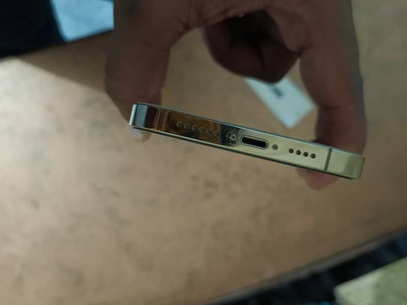 Apple iPhone 12 Pro Max 4