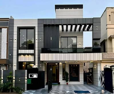 10 Marla Luxury Upper Portion is Available for Rent in Bahria Town Lahore