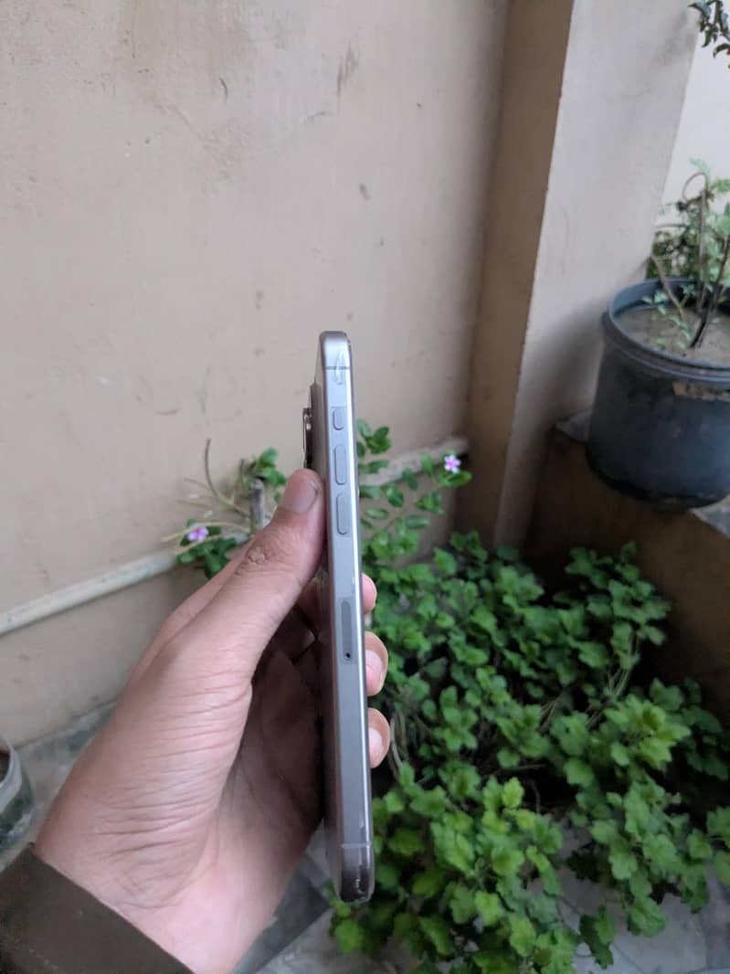 Apple iPhone 15 Pro Max 1
