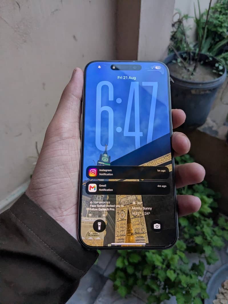 Apple iPhone 15 Pro Max 6