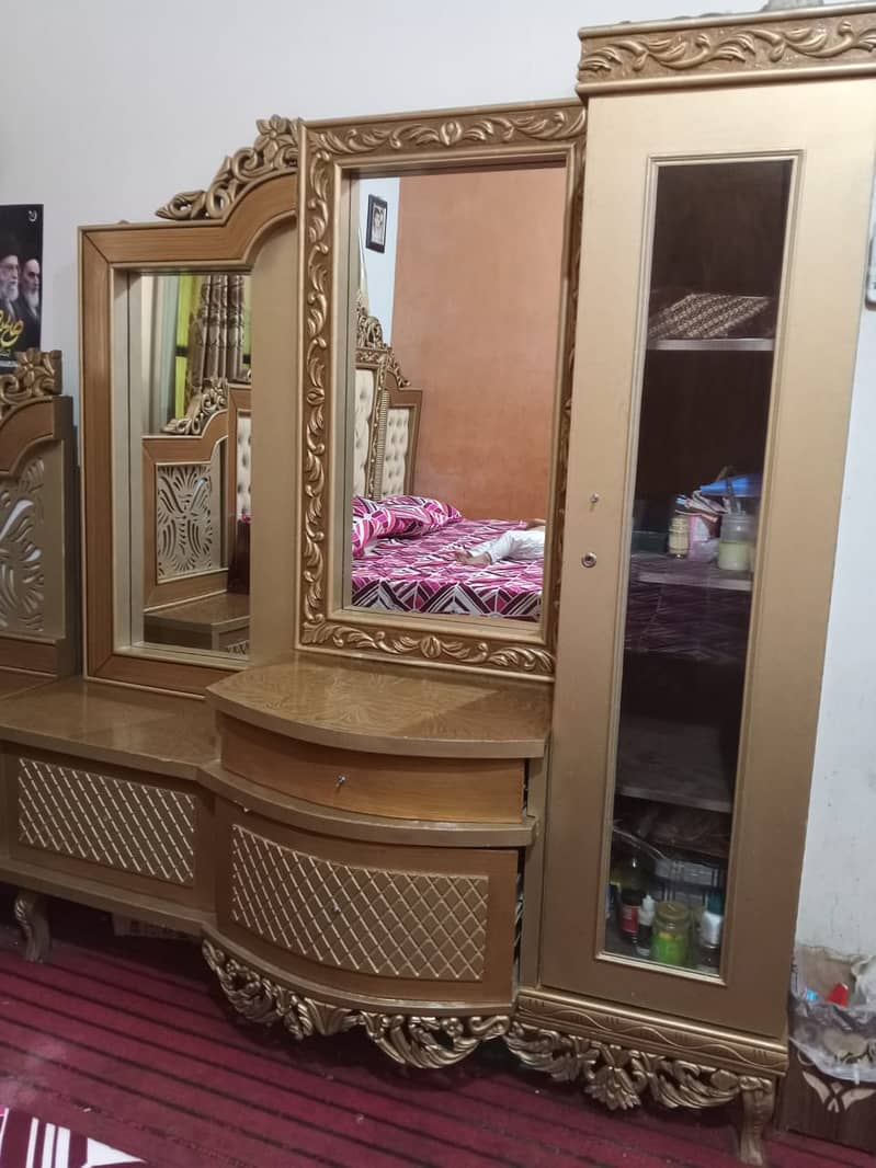 Dressing  Table 0