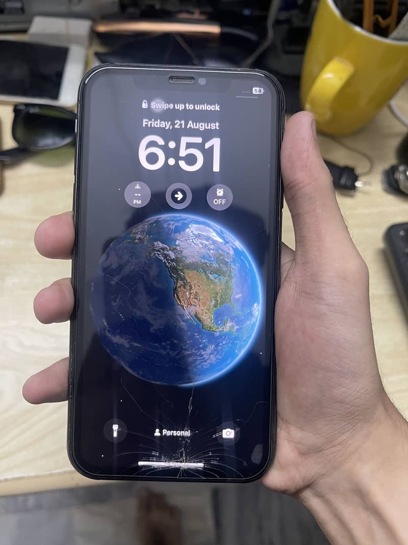 Apple iPhone 11 7