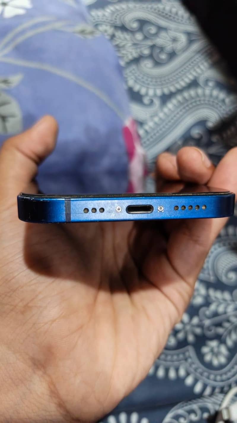 Apple iPhone 12 0