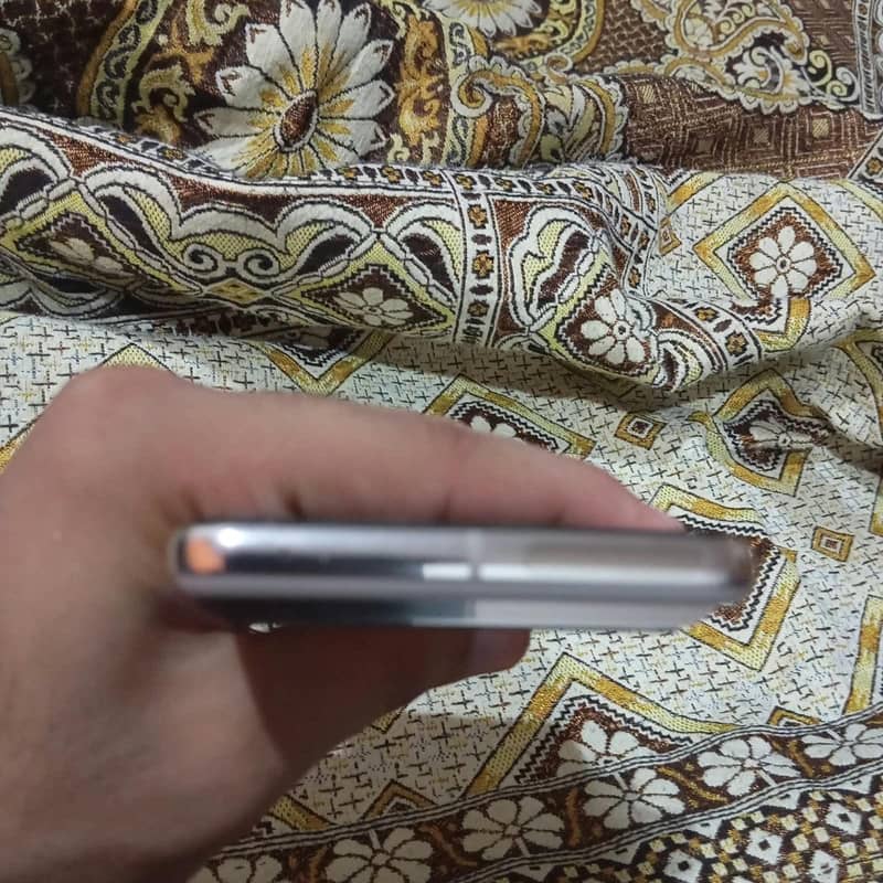 Google Pixel 8 Pro 4