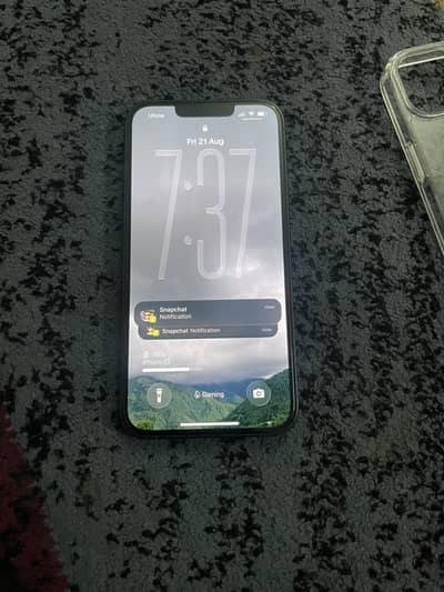 Apple iPhone 13