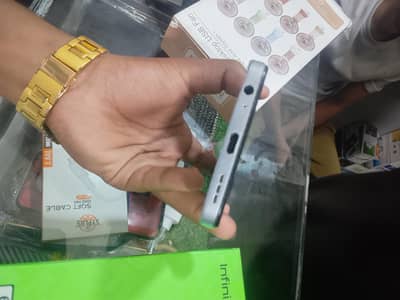 Infinix Hot 30 Play