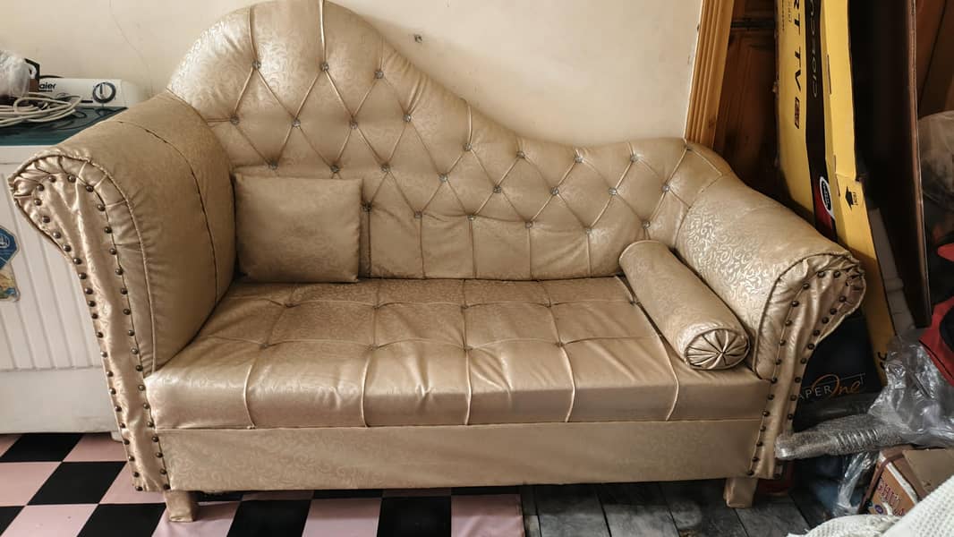 Dewan sofa 0
