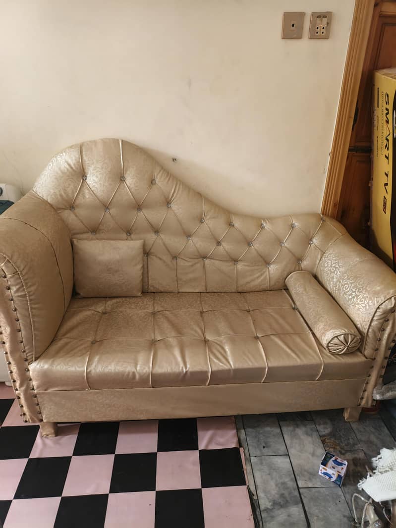 Dewan sofa 1