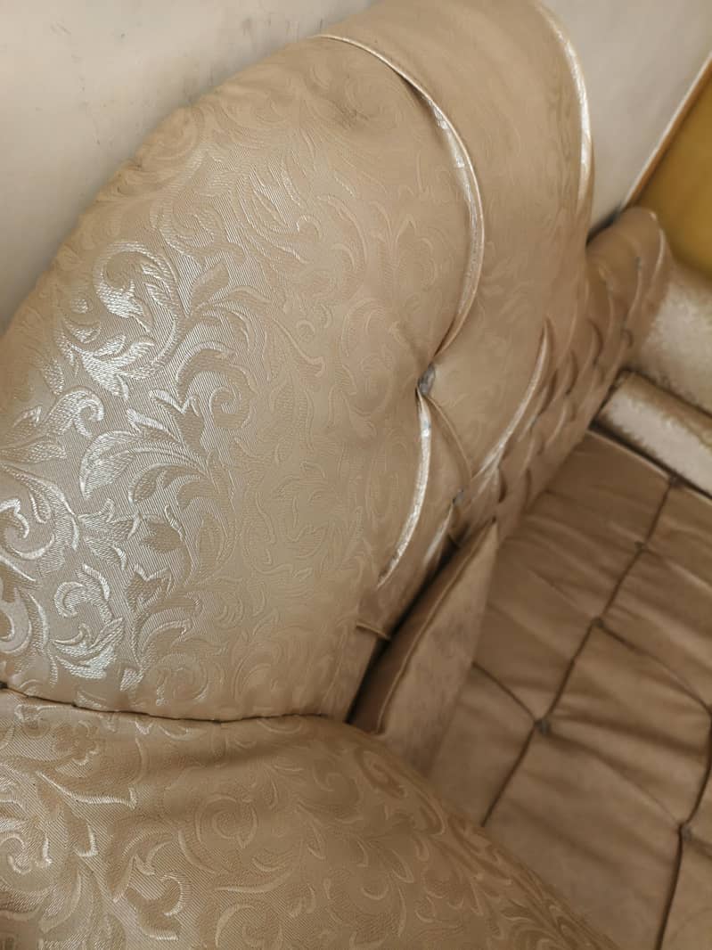 Dewan sofa 2