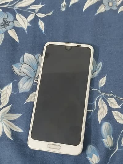 Sharp Aquos R2