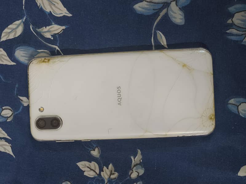 Sharp Aquos R2 1