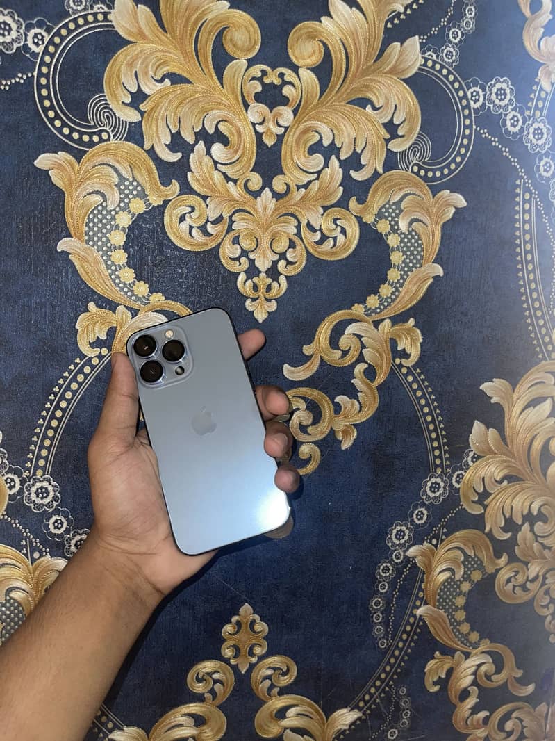Apple iPhone 13 Pro 2