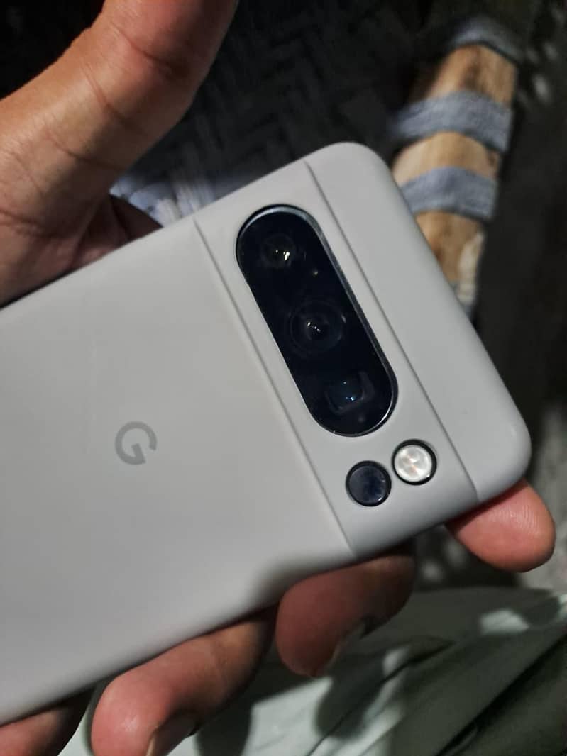 Google Pixel 8 Pro 2