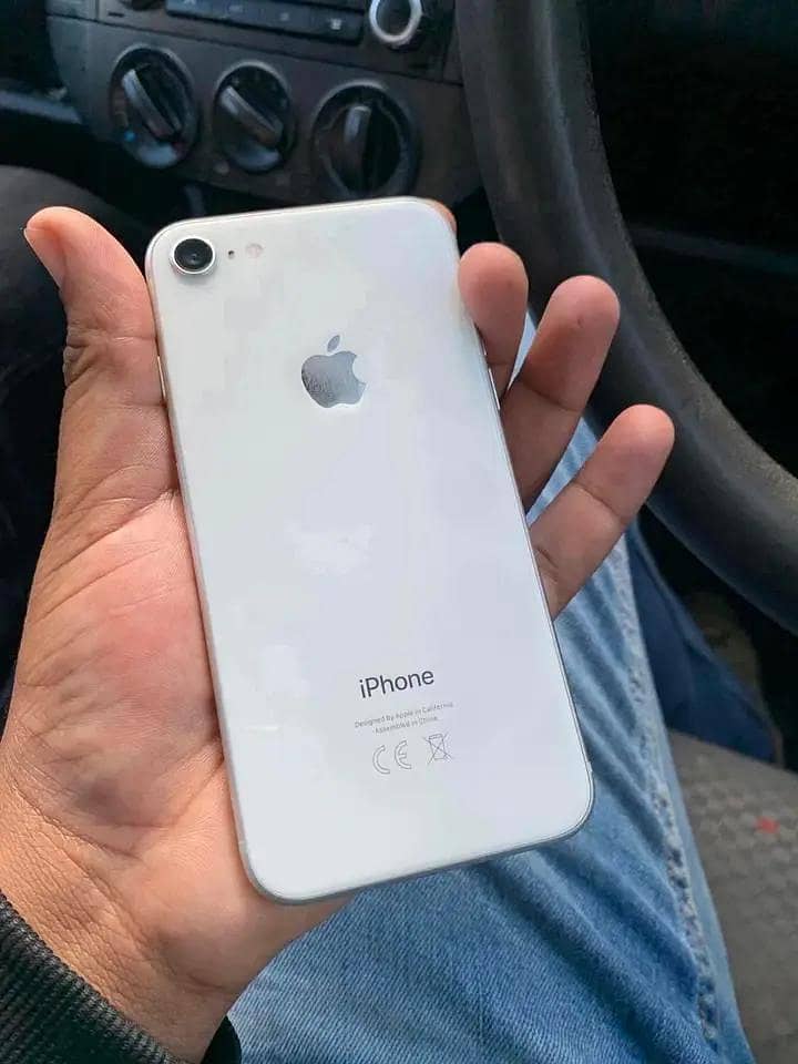 Apple iPhone 8 1