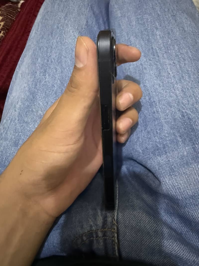 Apple iPhone 13 3