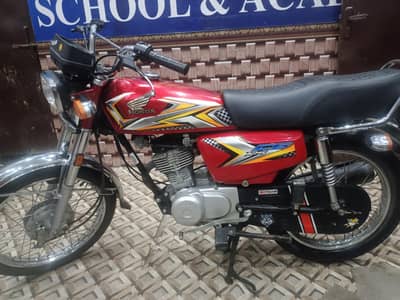 Honda 125 for sale in very good condition