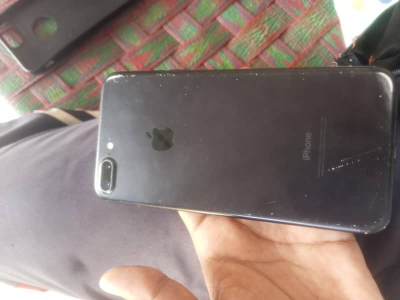 Apple iPhone 7 Plus 3