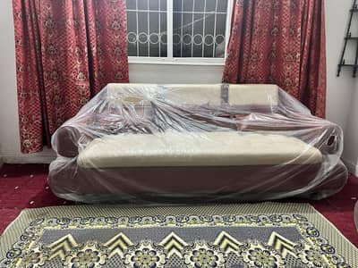 selling my new sofa set 7 seater