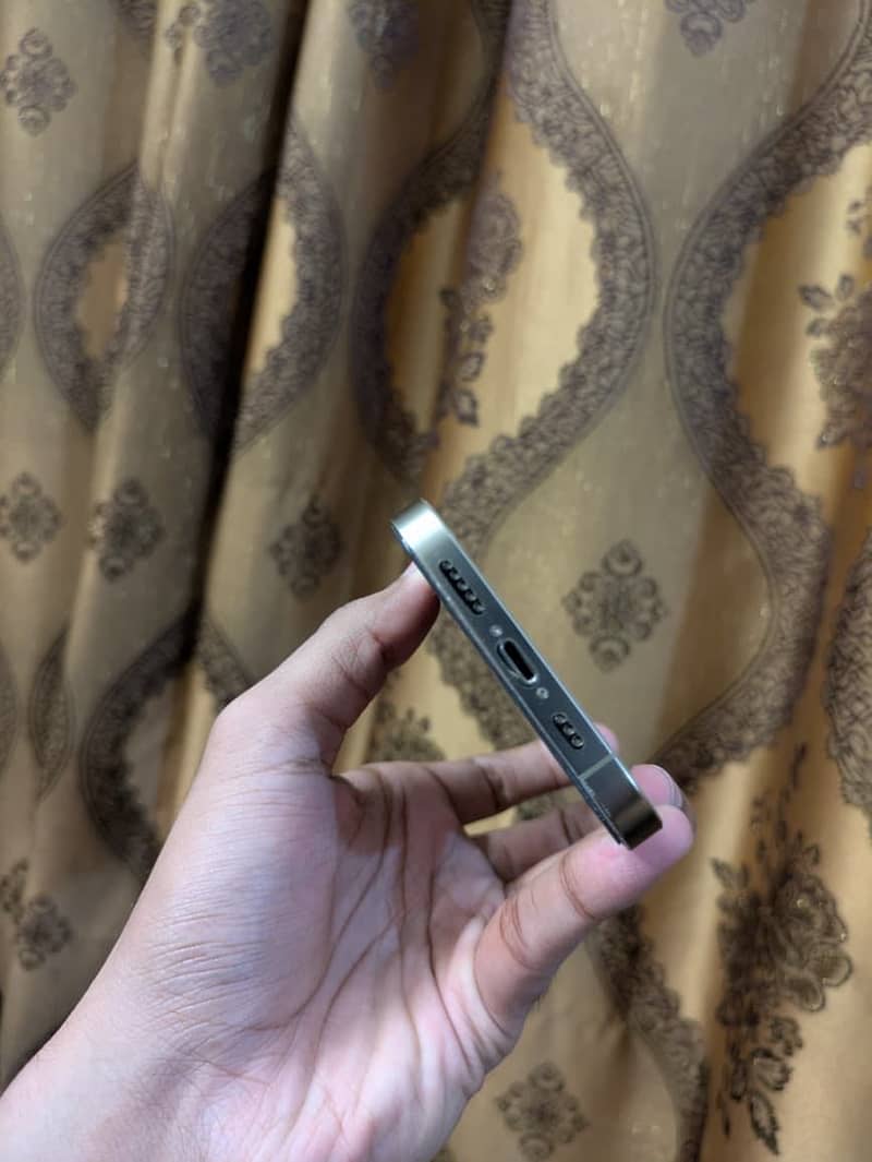 Apple iPhone 12 Pro 2