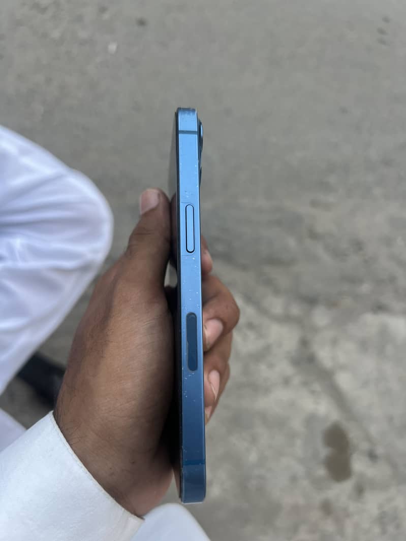 Apple iPhone 13 1