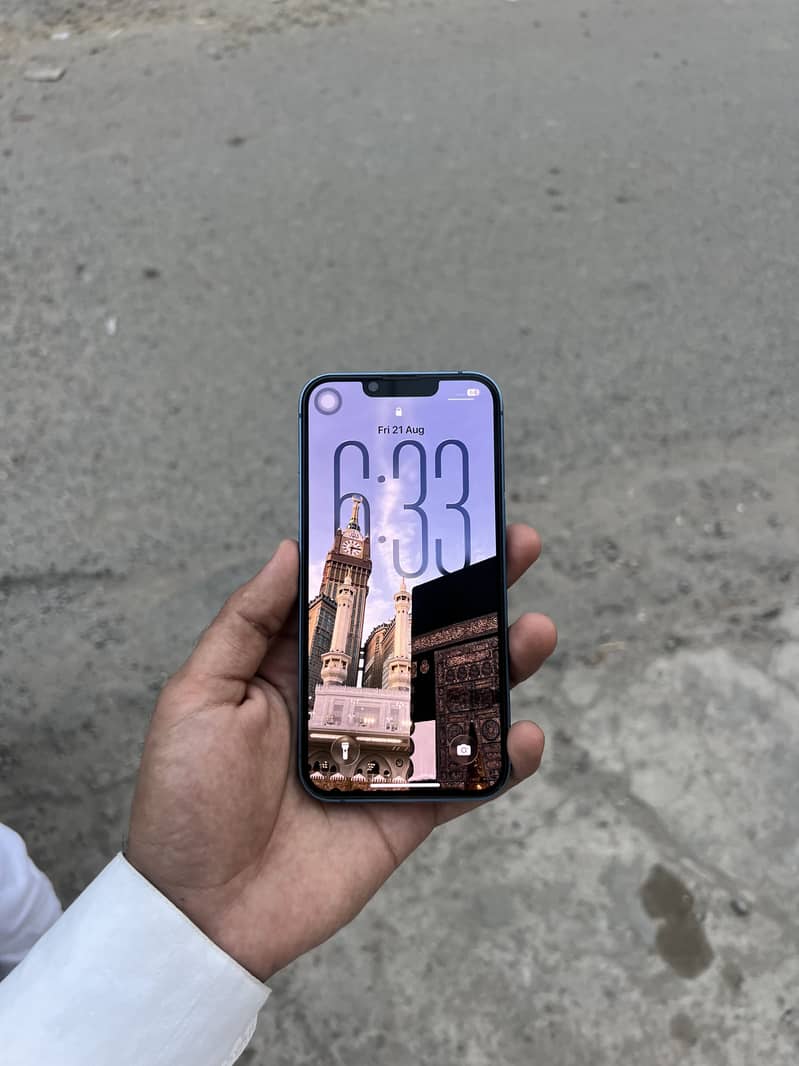 Apple iPhone 13 3