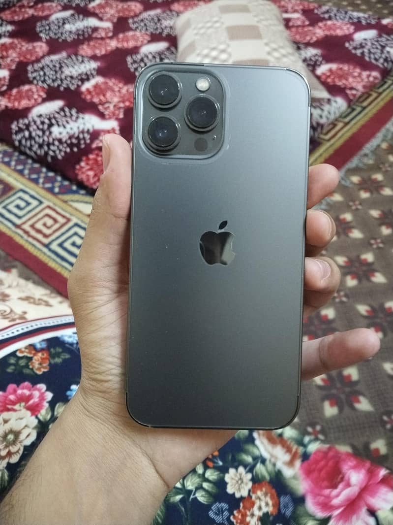 Apple iPhone 13 Pro Max 4