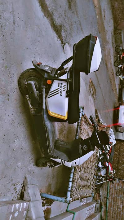 2025 model Scooty Revoo A12