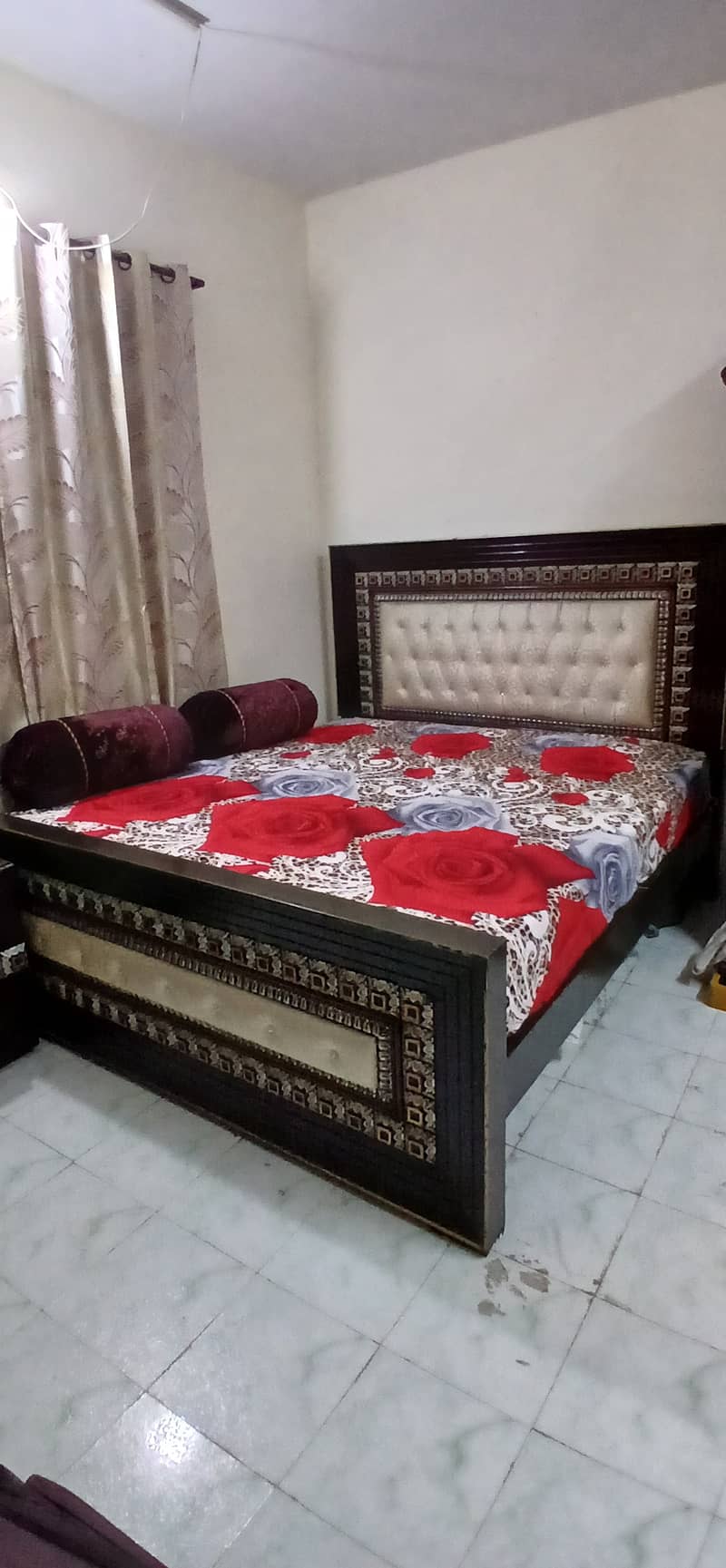 King size bed set ,solid wood, wardrob,bed dressing table, side tables 1