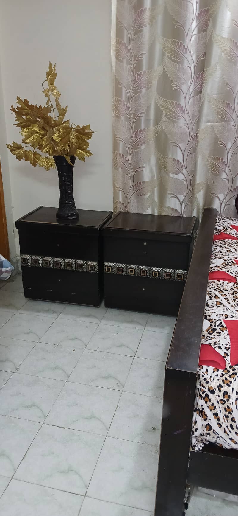 King size bed set ,solid wood, wardrob,bed dressing table, side tables 2