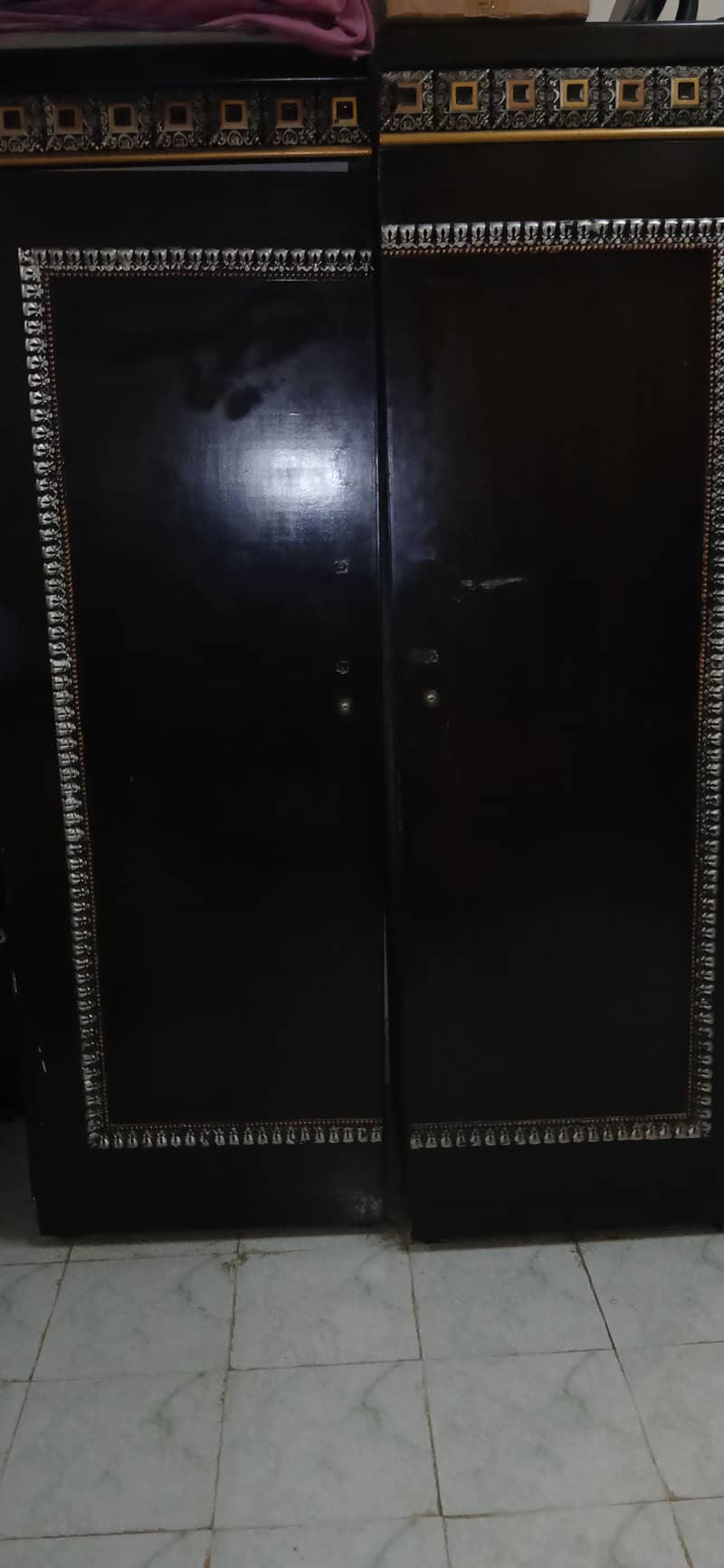 King size bed set ,solid wood, wardrob,bed dressing table, side tables 3