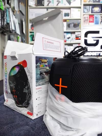 waterproof outdoor Bluetooth speaker New condition| powerful sound |