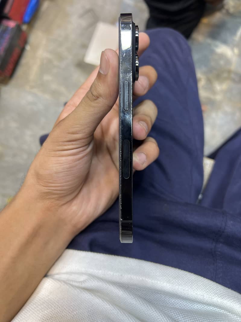 Apple iPhone 14 Pro 1