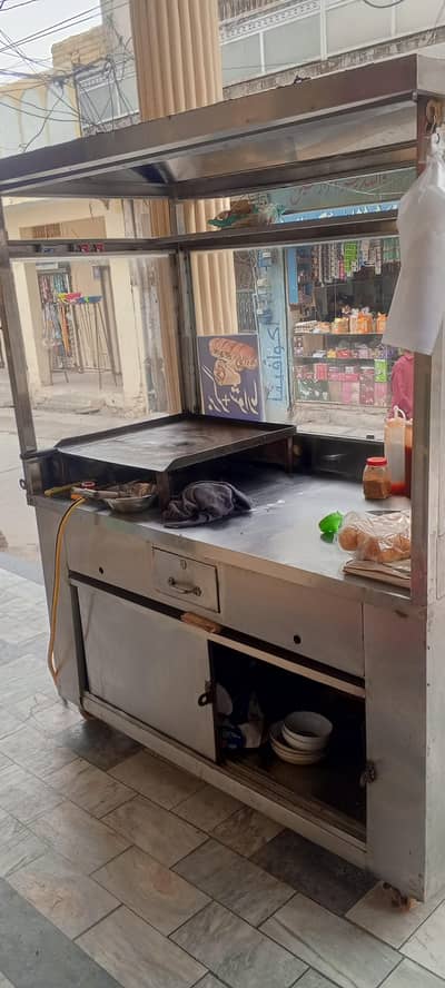 Burger & Sharma counter