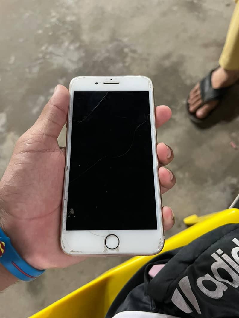 Apple iPhone 8 Plus 3