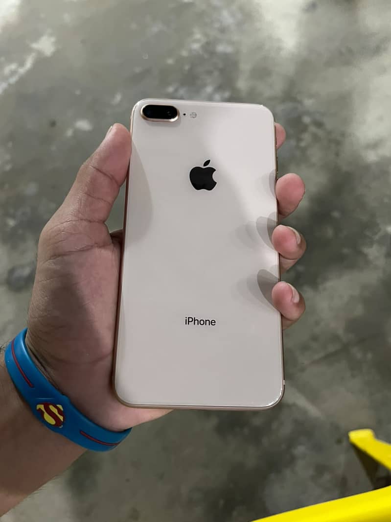 Apple iPhone 8 Plus 6