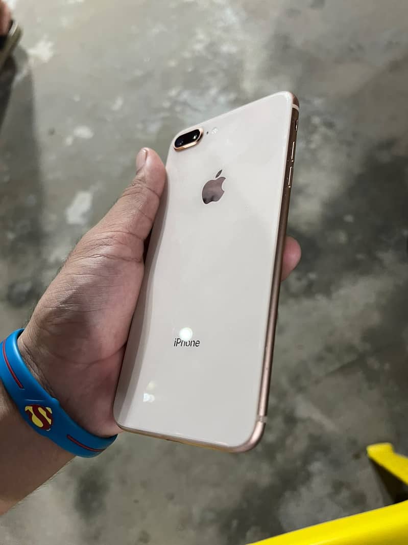 Apple iPhone 8 Plus 8