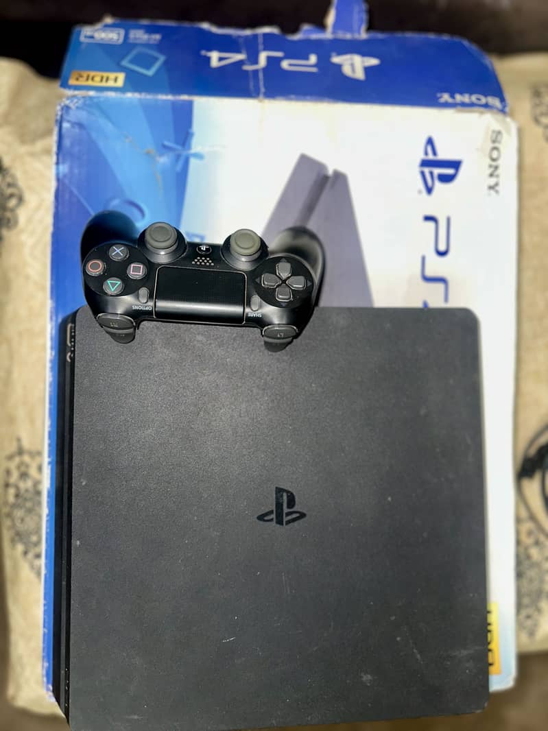 PS4 slim 1