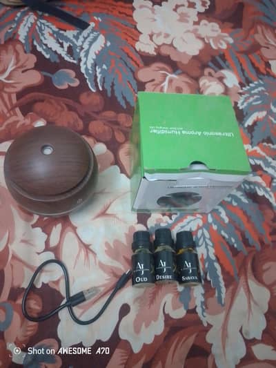 Ultrasonic Aroma Humidifier with Colour Changing LED Light - Like New