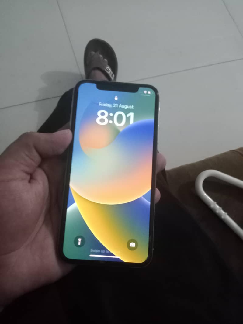 Apple iPhone X 3
