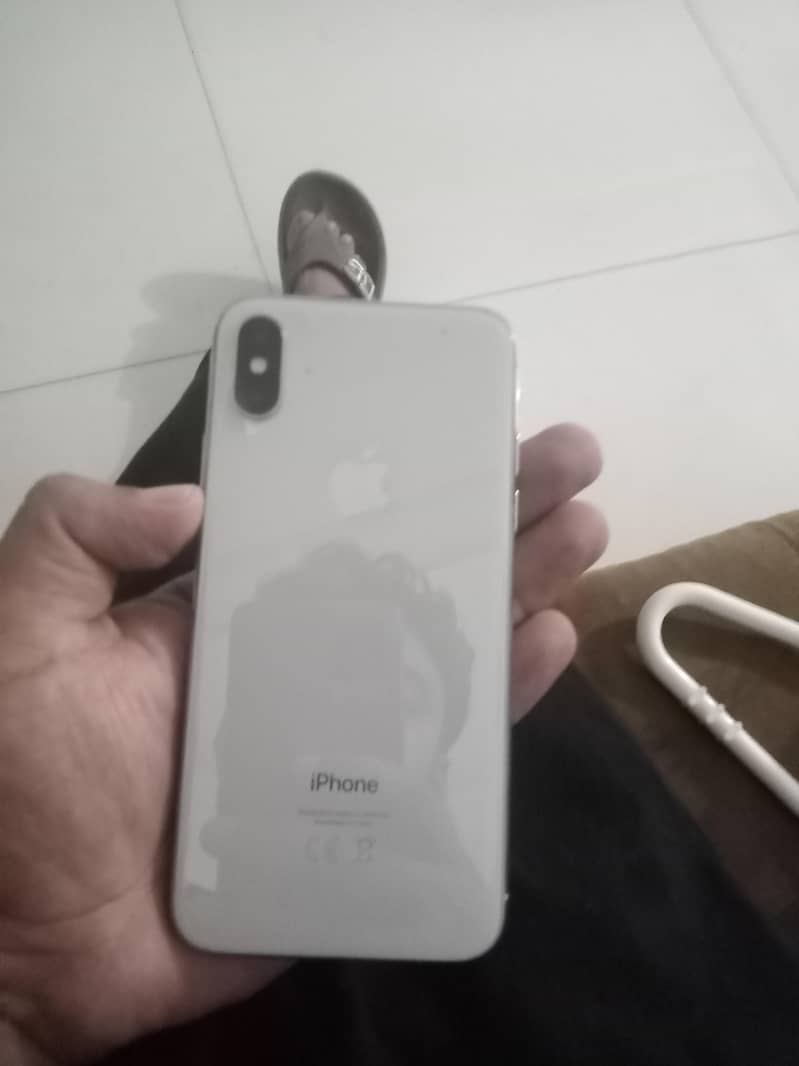 Apple iPhone X 4